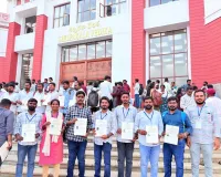 Bheemadevarapally: ల్యాండ్ సర్వేయర్ లైసెన్స్డ్  సర్టిఫికెట్ పొందిన మండలవాసులు