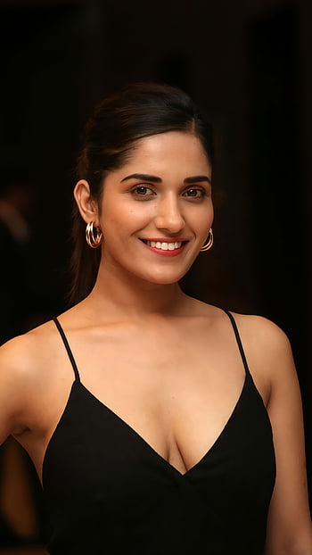 desktop-wallpaper-ruhani-sharma-cleavage-thumbnail